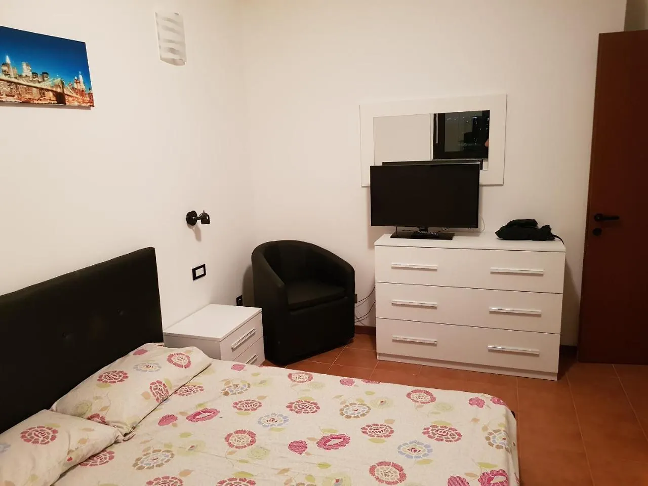 Milan White Tower Flat Bisceglie M1 Hotel 3*,