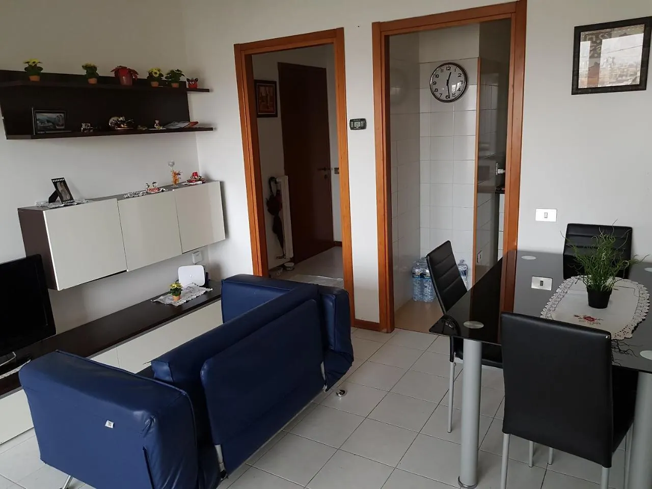 Milan White Tower Flat Bisceglie M1 Hotel 3*,  Italy